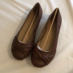 Sonoma Life+Style Brown Size 9 Women’s Flats